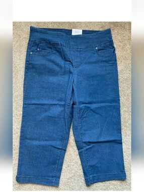 Dark Blue Women's Pull-On Capri Jeans